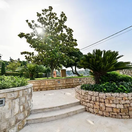 Hresc I Bed and breakfast 4*