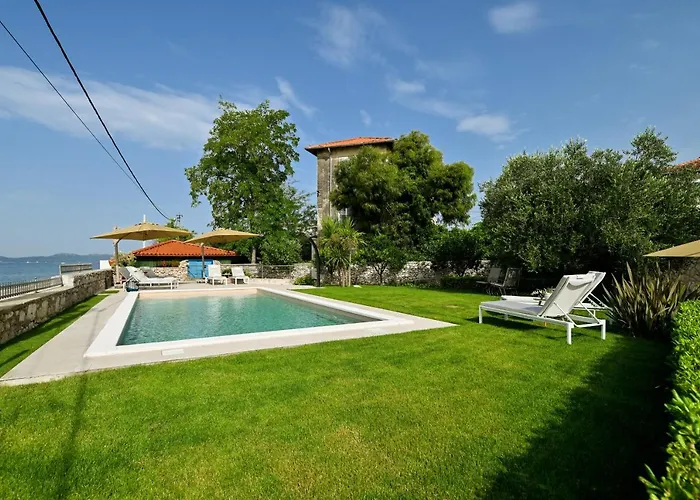 Oda ve Kahvaltı Hresc I 4*