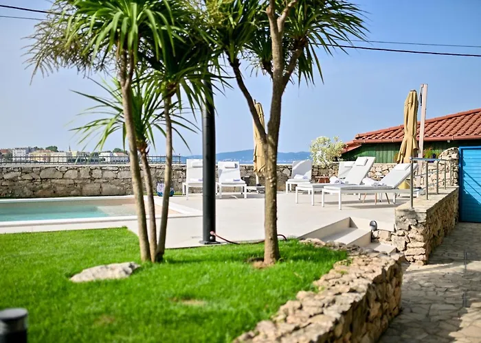 Hresc I Oda ve Kahvaltı 4*