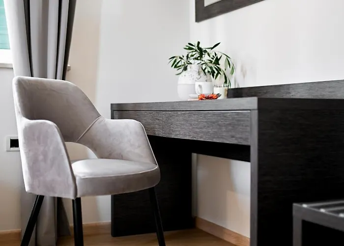 Hresc I לינה וארוחת בוקר זאדאר